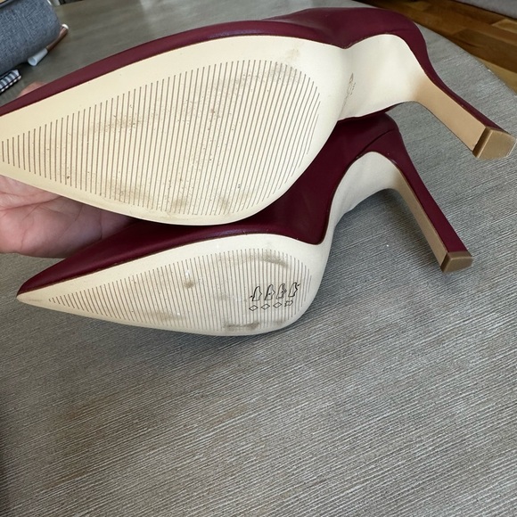 Michael Kors Women's deep red Amara Pumps size 9 nwot - Picture 5 of 11